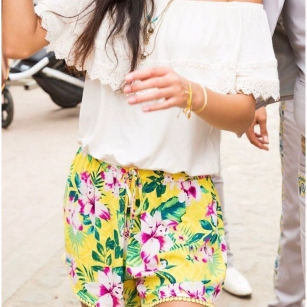 Womens Hollister Tropical Floral Print Jet Set Luxe Pull On Shorts - Sz XS